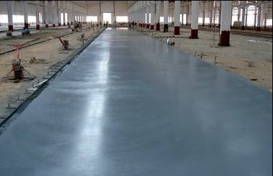 青島黃島區(qū)金剛砂地坪的厚度選擇與山東金剛砂地坪覆蓋養(yǎng)護方法——亞斯特地坪工程的專業(yè)實踐